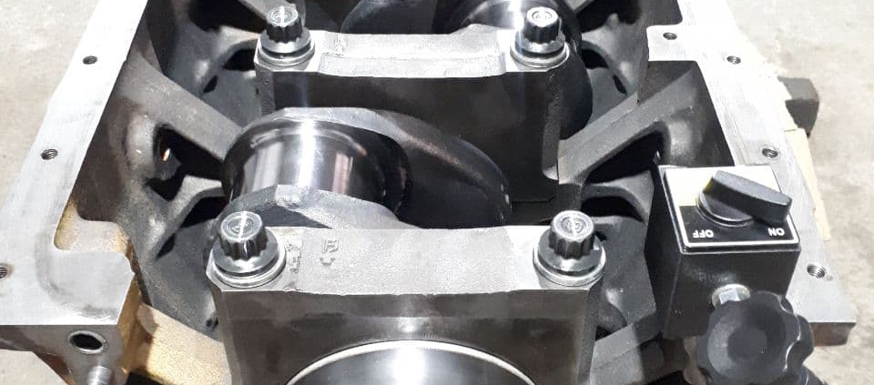 تعمیر موتور 140 کوماتسو با ابزار الات به روز موتور لودر1-500